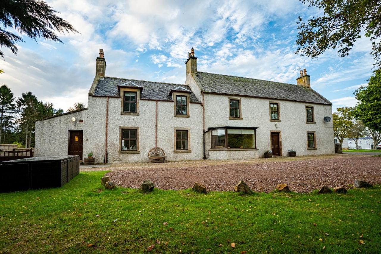 The Farmhouse, 6 Bed Property, Forres Luaran gambar